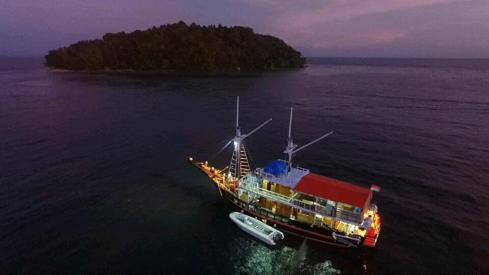 Ratu Laut at night